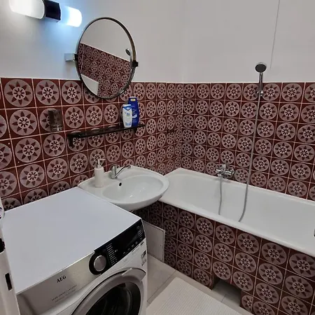 Justina Apartment *